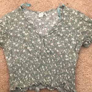 Brand:Paper crane,Sage green crop top